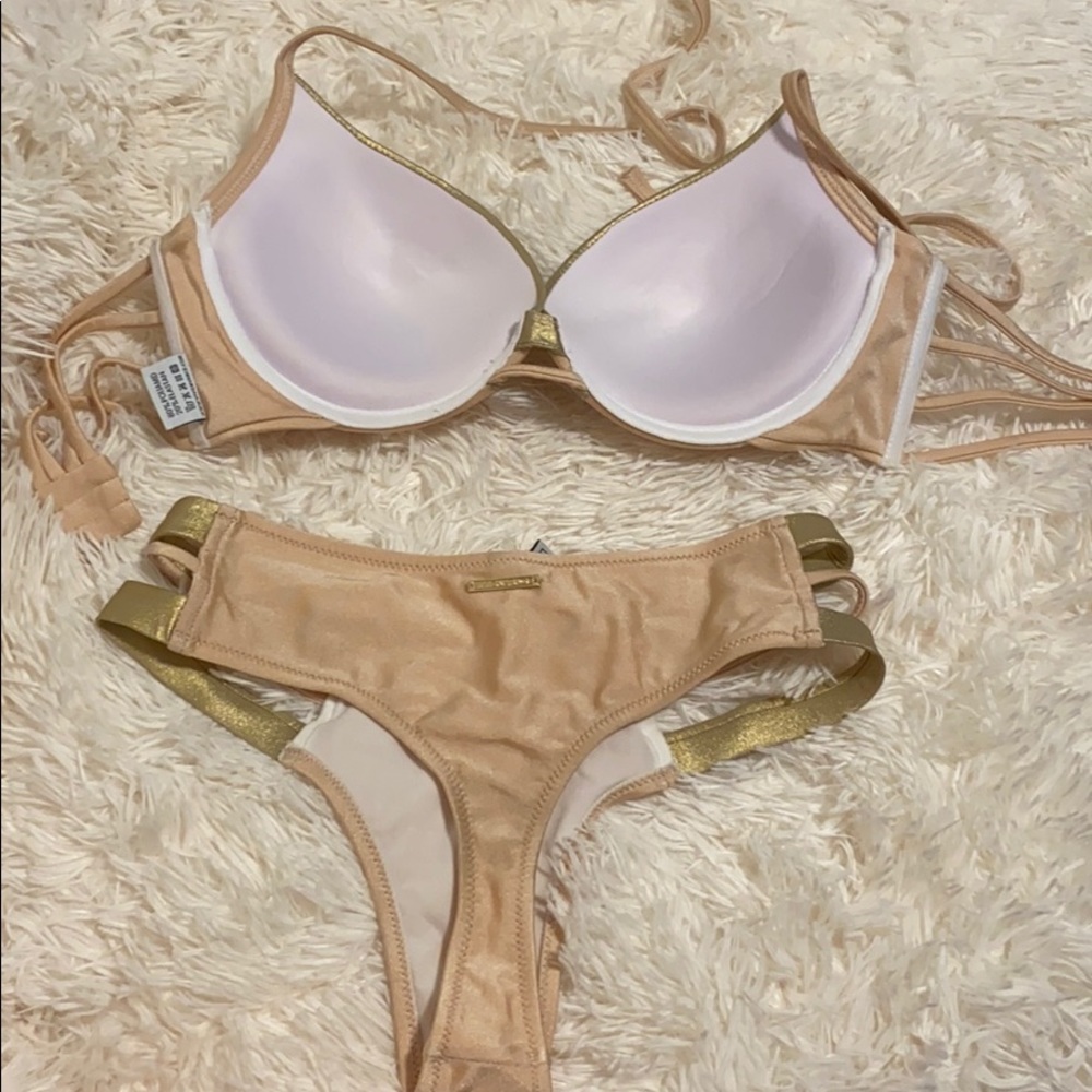 Swimsuit. - Picture 3 of 5